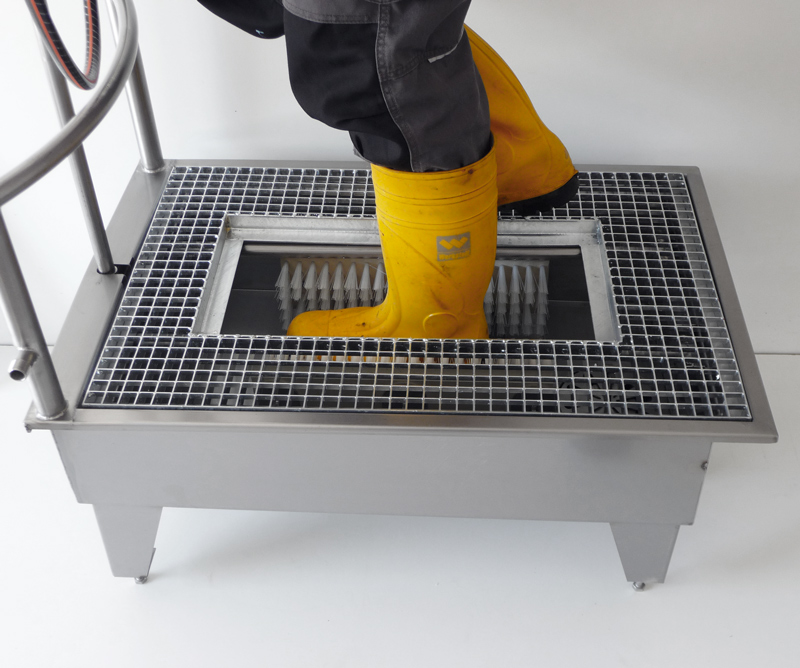 Boot washer steel flush to the floor - Image 4