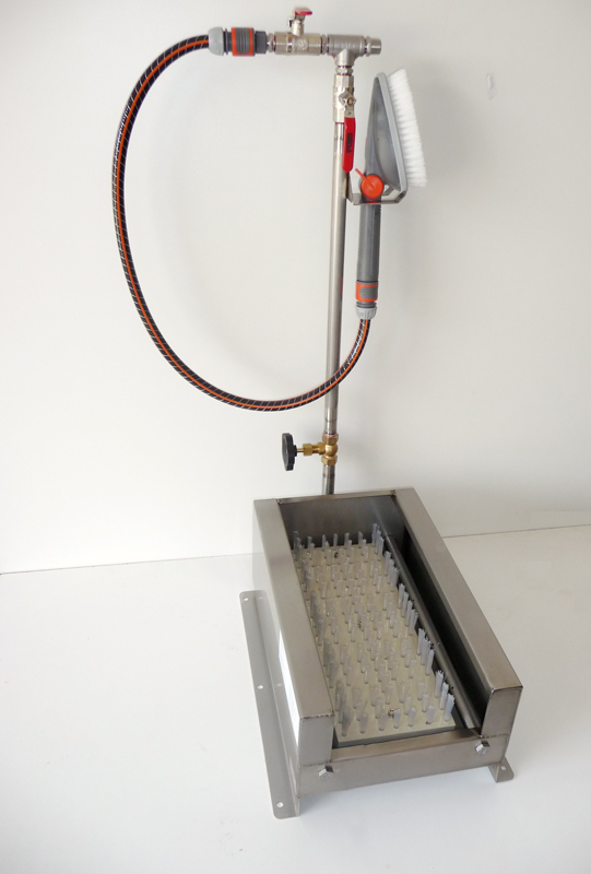 Shoe Washer with Collection Tray - Image 3