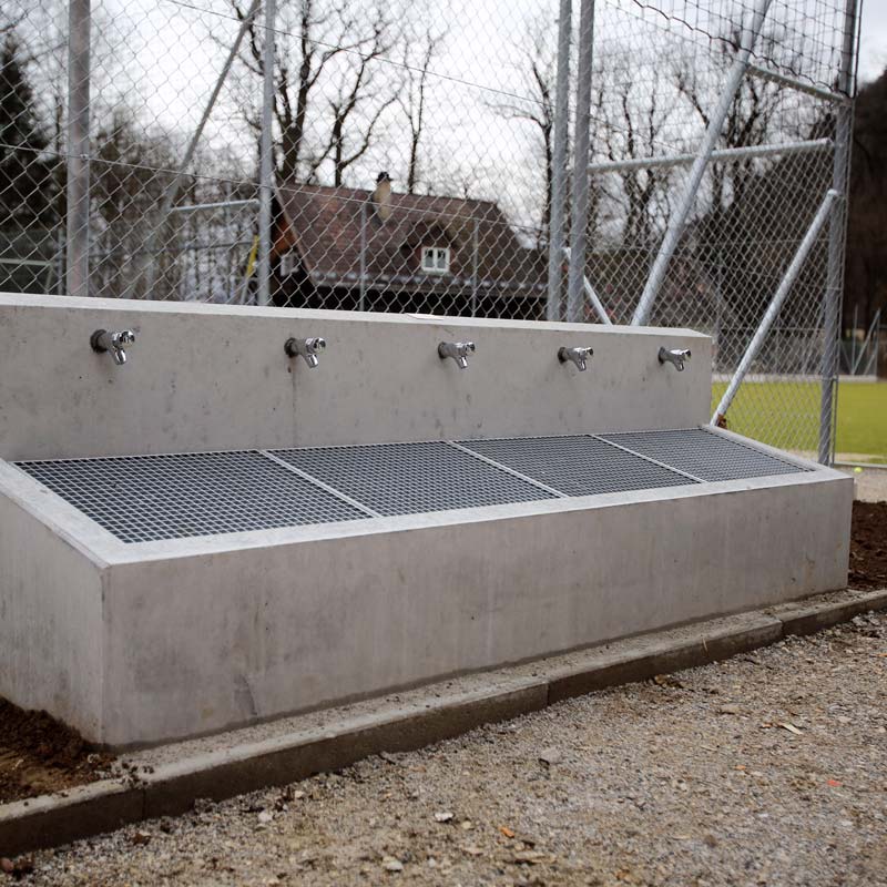 Boot cleaner above ground back wall - Image 4