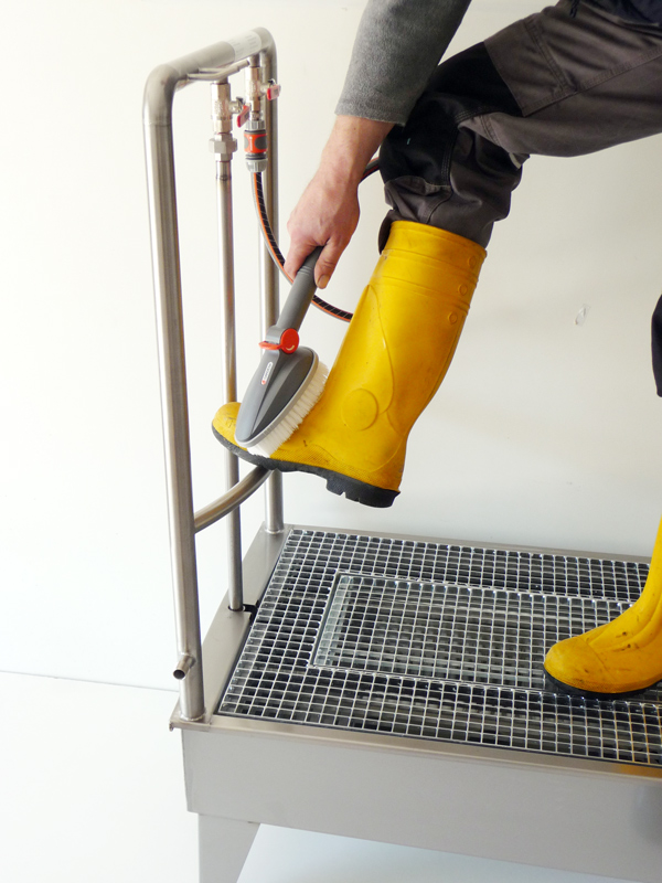 Boot washer steel flush to the floor - Image 5