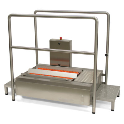 Walk-through sole cleaner with drying PLUS