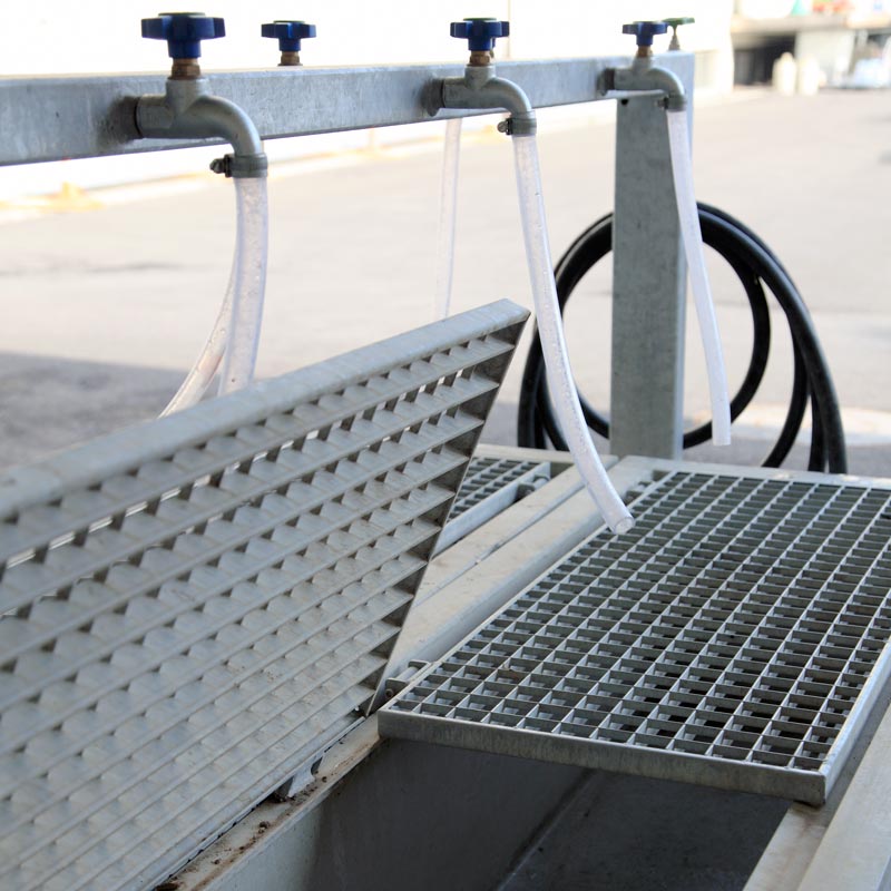 Above-ground shoe wash station - Image 6