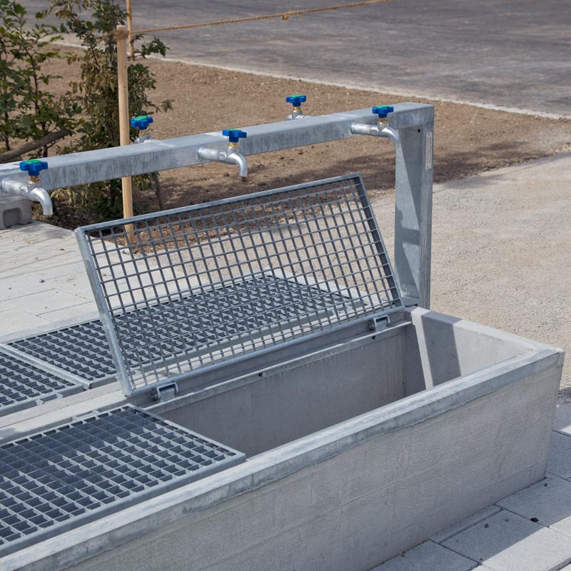 Above-ground shoe wash station - Image 4