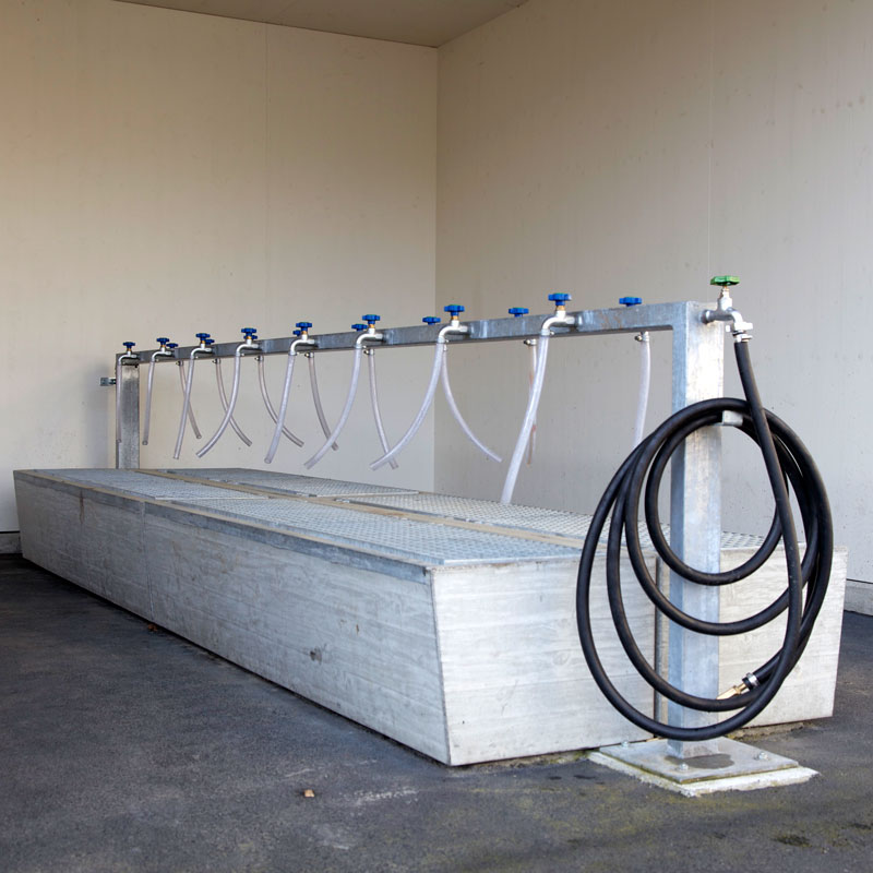 Above-ground shoe wash station - Image 5
