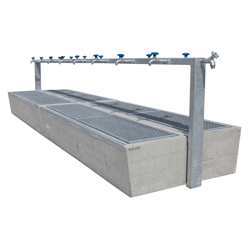 Above-ground shoe wash station