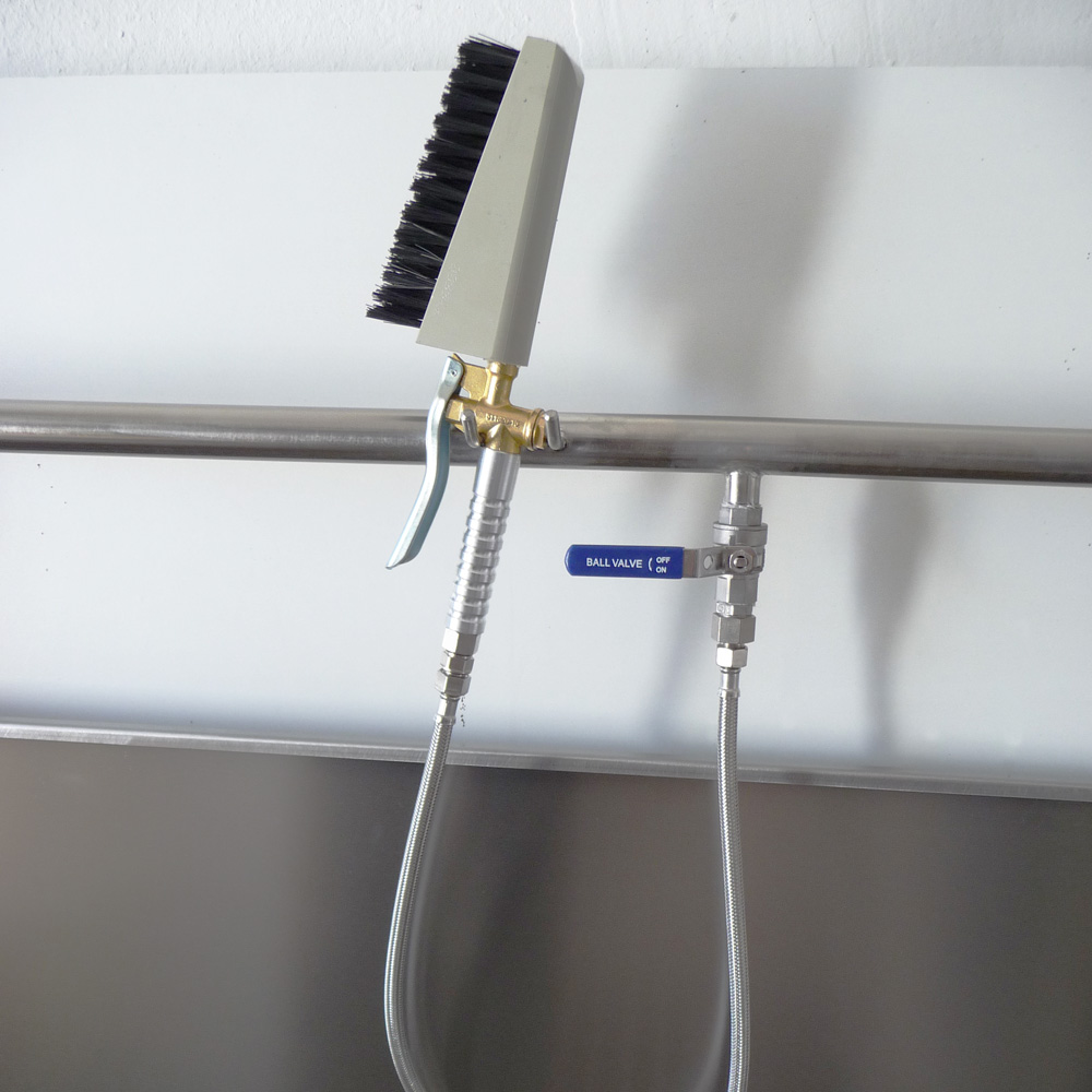 Boot cleaner with a dirt collection tray - Image 7