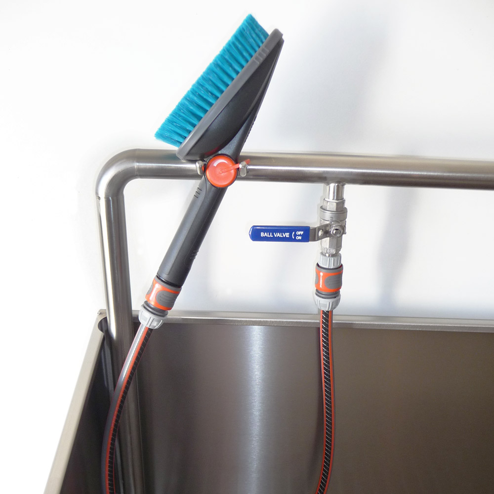 Boot cleaner with a dirt collection tray - Image 6