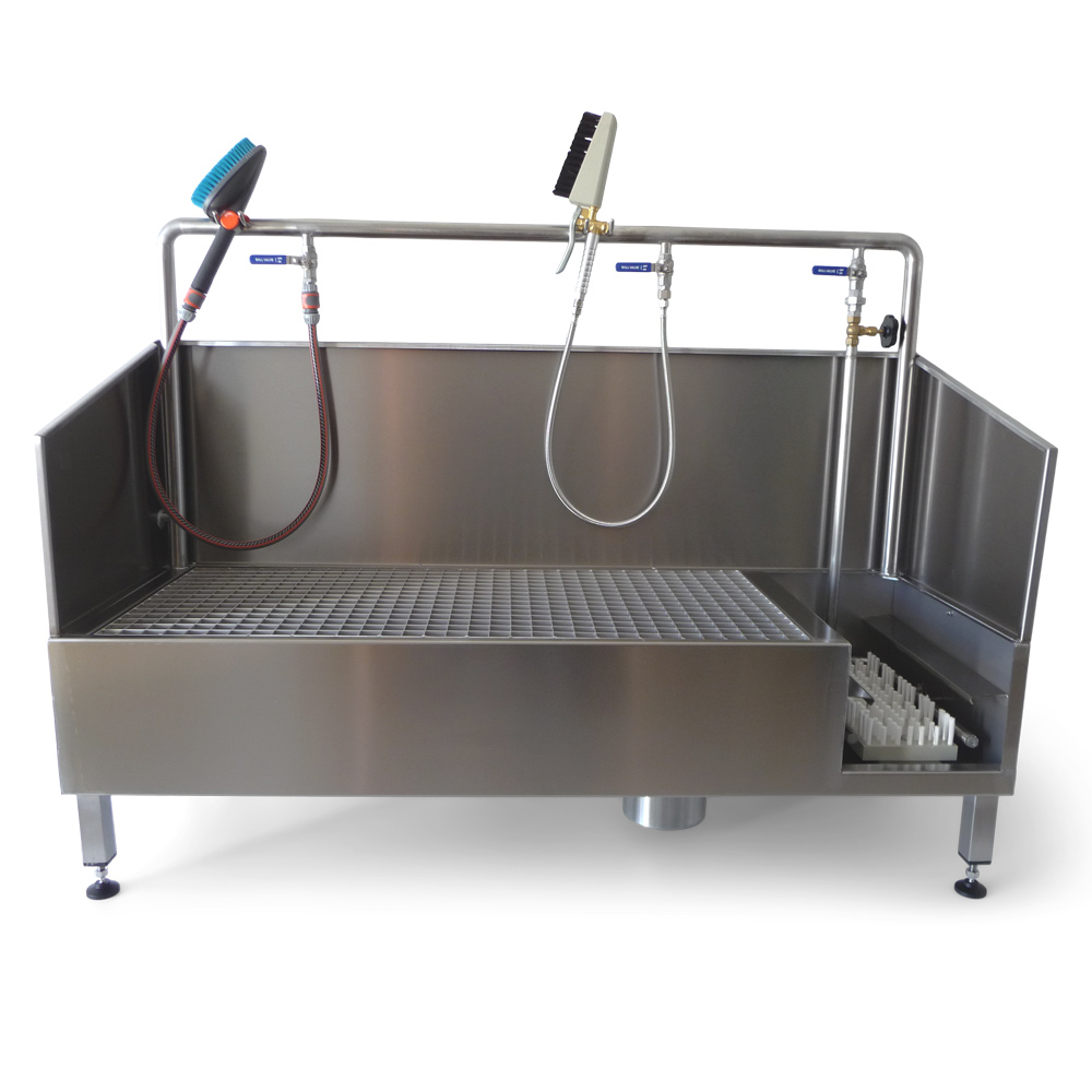 Boot cleaner with a dirt collection tray - Image 3