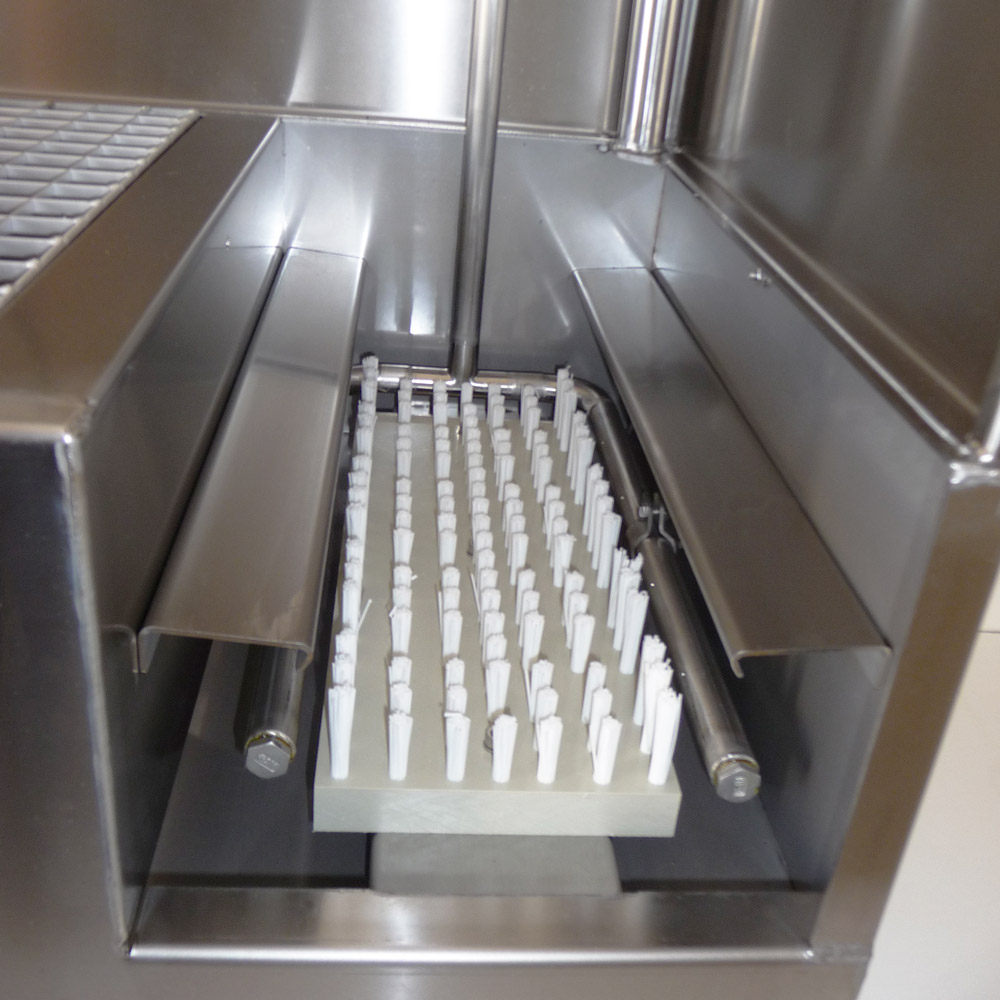 Shoe washer with a dirt collection tray - Image 5